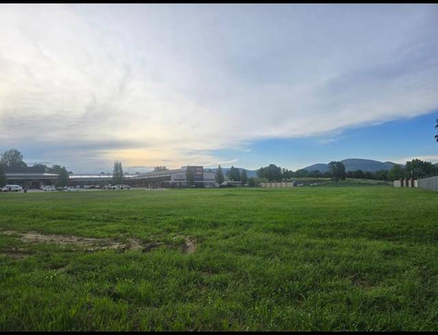 LAND FOR SALE IN THE ISLANDS ESTATES